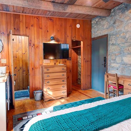 The Furry Lodge Double Ste 2&3 Waynesville Esterno foto