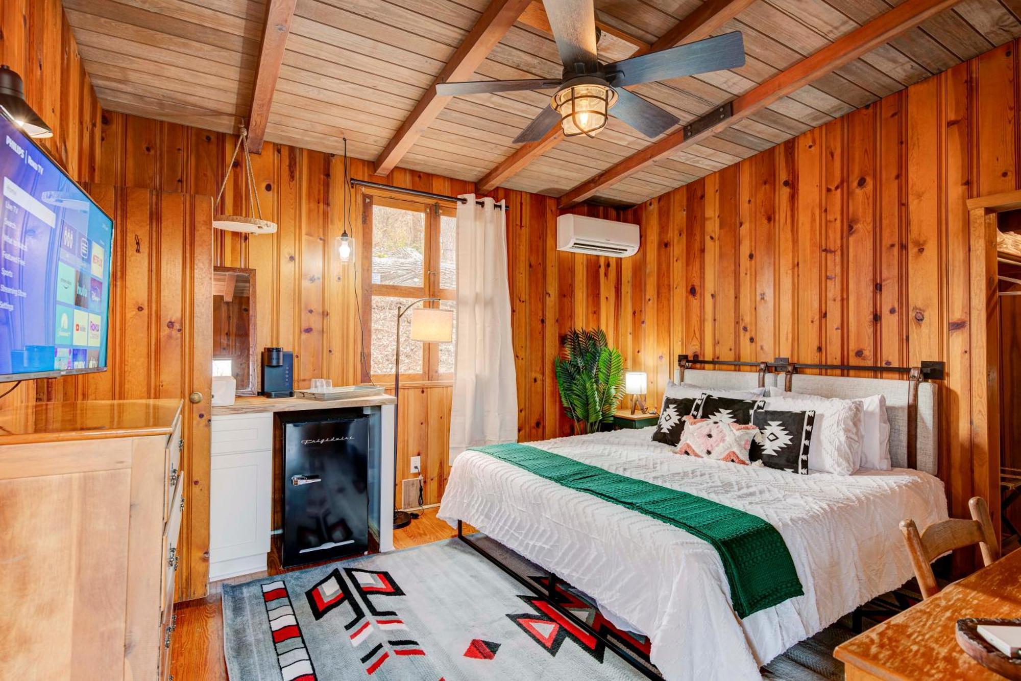 The Furry Lodge Double Ste 2&3 Waynesville Esterno foto