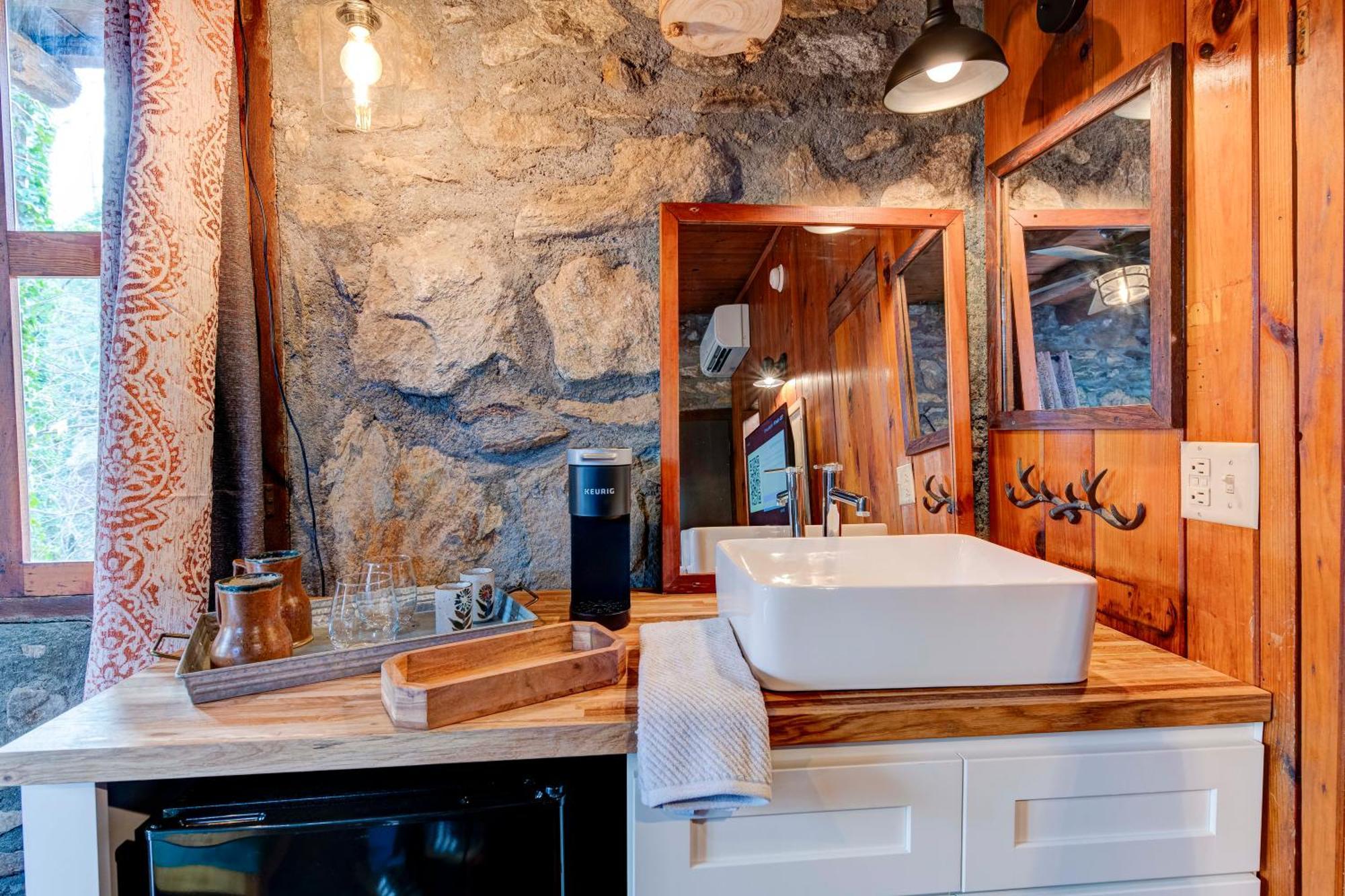 The Furry Lodge Double Ste 2&3 Waynesville Esterno foto