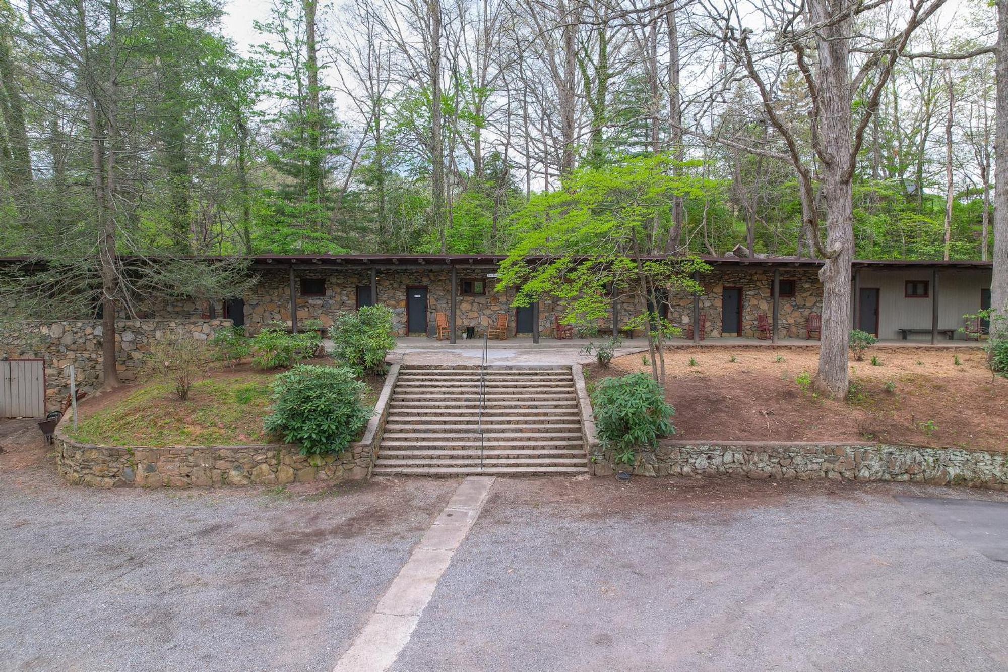 The Furry Lodge Double Ste 2&3 Waynesville Esterno foto